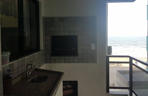 Itapema Apartamento | Edificio frente al mar, en el corazón de media playa