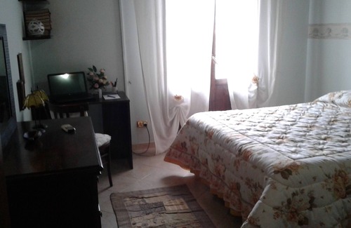 Altavilla Milicia Cama Y Desayuno | Edificio en el centro histórico equipado con todas las comodidades, amueblado y equipado.