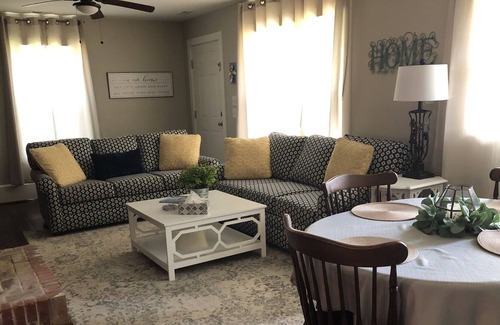 Morehead City Otro | Built in 1820 King Farm house