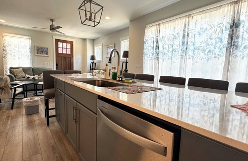 Apex Casa | Built in 2024: 2100SF, 4-BR, 4-full-BA pet-friendly house in marvelous Apex