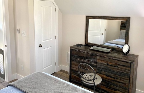 Marshall Cabina | Built NEW! WNC Mountain Cabin-Near Asheville & I-26, Fast Wifi!