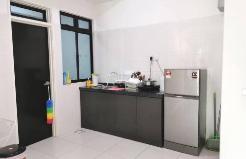 Bukit Indah 2 Apartamento | Bukit Indah 12pax Aeon Lego Wi-fi Netflix BySTAY