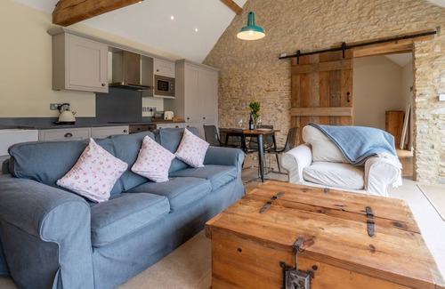 Dyrham Cabaña | Bull Pen - sleeps 2 guests in 1 bedroom