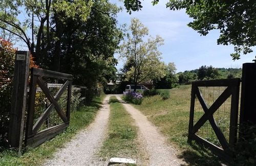 Charmes-sur-l'Herbasse Apartamento | Bulle de nature- typical Drôme des collines gîte