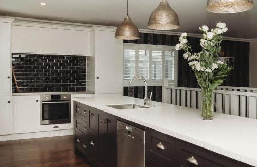 New Plymouth Casa | Buller Noire - luxury New Plymouth oceanview home