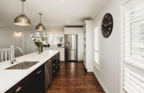 New Plymouth Casa | Buller Noire - luxury New Plymouth oceanview home