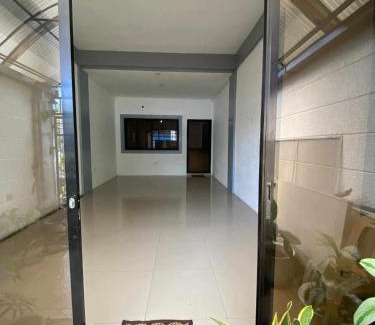 Fairview Apartamento | Bulova apartment Entire house