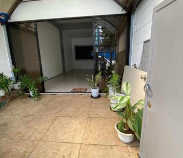 Fairview Apartamento | Bulova apartment Entire house