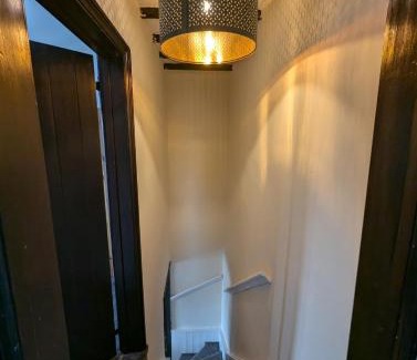Sheffield Casa | Bumblebee Cottage 3-Bed Family Stay near Sheffield with Garden & Free Parking