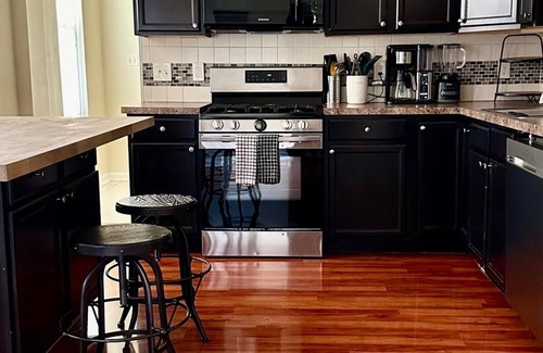 Allentown Casa | Bundle of happiness in an entire townhouse