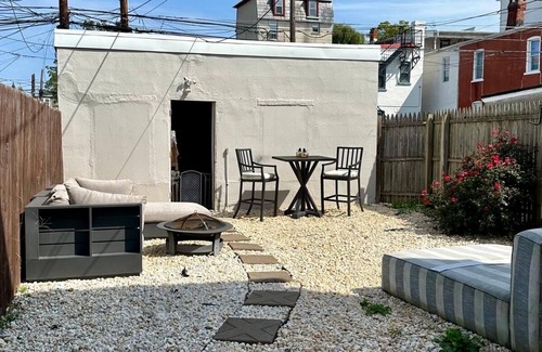 Allentown Casa | Bundle of happiness in an entire townhouse