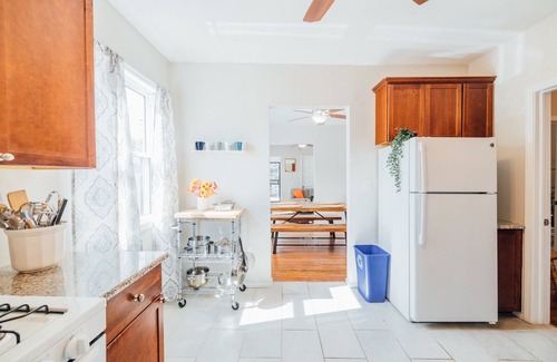 Detroit Apartamento | Bundled Duplex for Groups