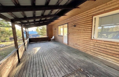 Ostavall Casa | Bungalow Östavall Skogsvägen 20 med stora ytor