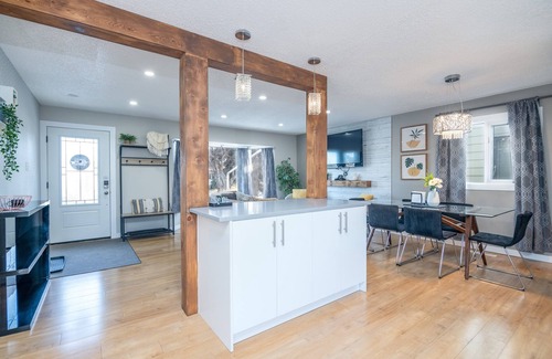 Jasper Place Casa | 💎 Bungalow moderno 5 minutos a WEM✔️5BD✔️2BR✔️2100sqft