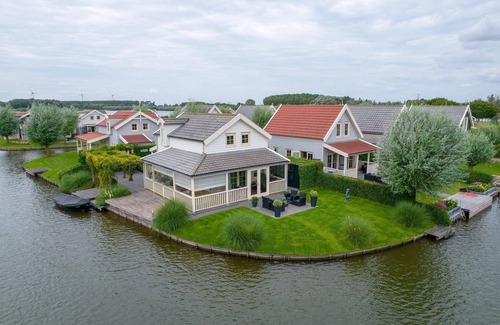 Municipality of Nissewaard Casa | Bungalow junto al agua cerca de Rotterdam