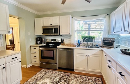 United Central Casa | August Special! Bungalow Centrally Located DTSP with Swim Spa
