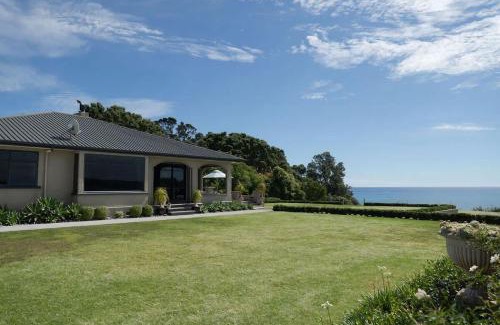 Pitone Casa | Bungalow Coastal Retreat and Terrace Studios