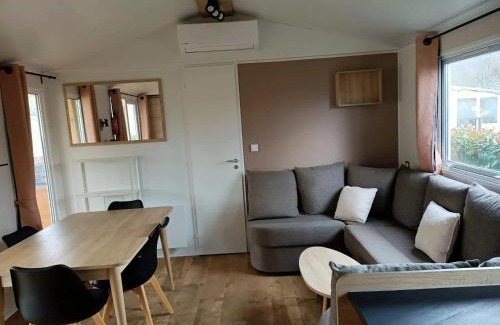 Condrieu Casa | Bungalow confortable près de Condrieu avec piscine partagée