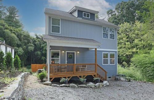 Black Mountain Casa | Bungalow Dream w Hot Tub, Fenced Yard & Fire Pit