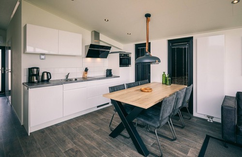 Herkingen Casa | Bungalow in Herkingen between nature reserve