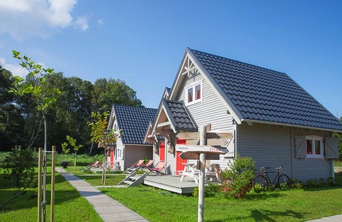 Debina Casa | Bungalow en Pomerania con jardםn