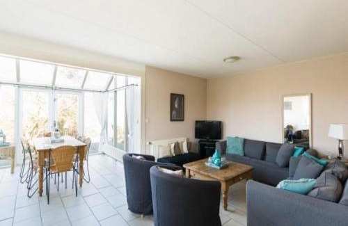 Breskens Casa | Bungalow in Zeeland with Stunning Waterside Views