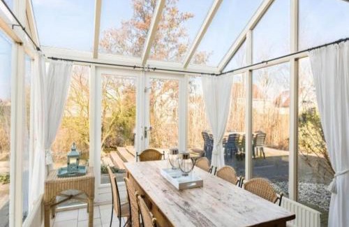 Breskens Casa | Bungalow in Zeeland with Stunning Waterside Views