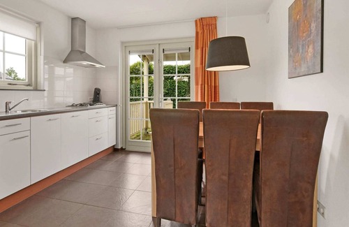 Municipality of Nissewaard Casa | Bungalow en Zuytland Buiten con plataforma pesca
