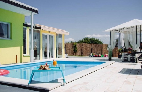 Stari Banovci Casa | Bungalow Lux