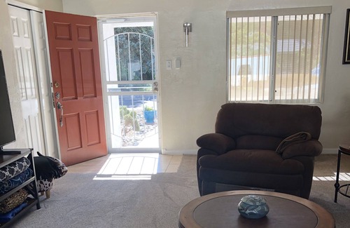 Nob Hill Casa | Bungalow Near UNMH and other hospitals