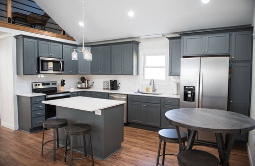 Mount Airy Casa | Bungalow on Broadway & Vine Cozy Home in the heart of Mount Airy/Mayberry