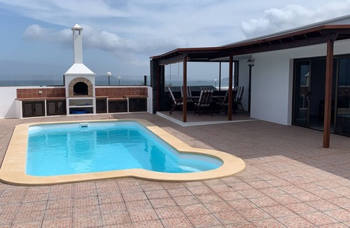 Urbanizacion Famara Casa | Bungalow Playa Famara