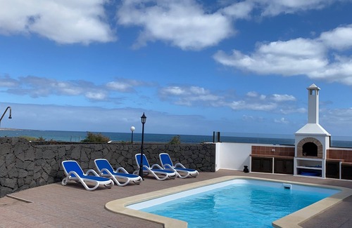 Urbanizacion Famara Casa | Bungalow Playa Famara