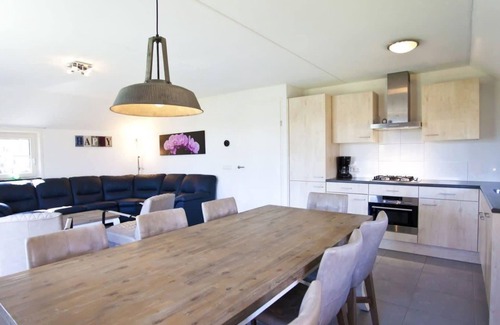 Otterlo Casa | Bungalow with 4 bedrooms, a terrace and sauna