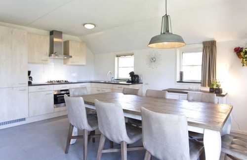 Otterlo Casa | Bungalow with 4 bedrooms, a terrace and sauna