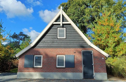 Otterlo Casa | Bungalow with 4 bedrooms, a terrace and sauna