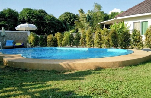 Rayong Casa | Bungalow with pool near the beach Had Mae Ramphueng/Koh Samet