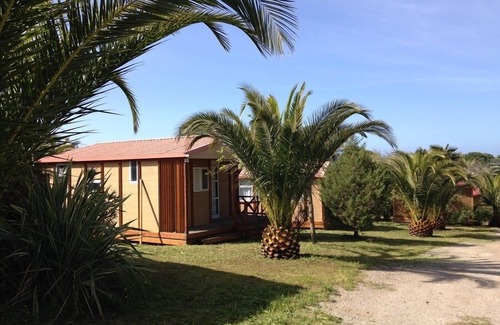 Olmeto Casa | Bungalows y caravanas junto al mar y piscina