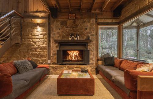 Tolmie Casa | Bunjil Hideaway