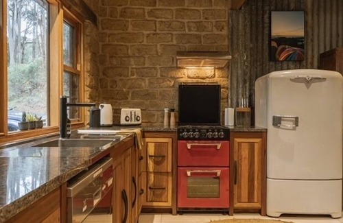 Tolmie Casa | Bunjil Hideaway - 'Cosy Winter Getaway - Beautiful Oasis'