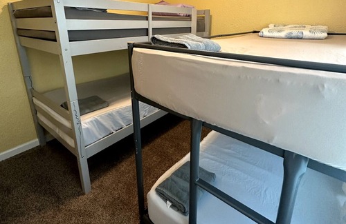 Harlingen Casa | Bunk Bed In Shared Room In Harlingen TX! 2C