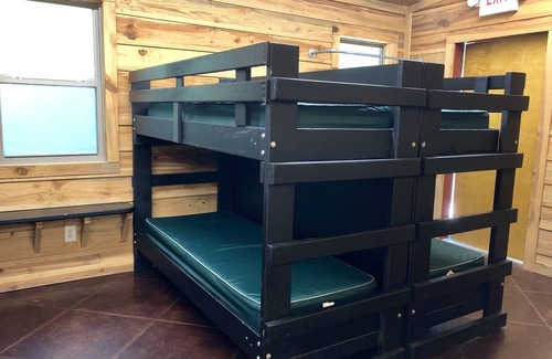 Athens Cabina | Bunk Room 2 / Campbell Cabin. Stay and Play on a Private Campground!