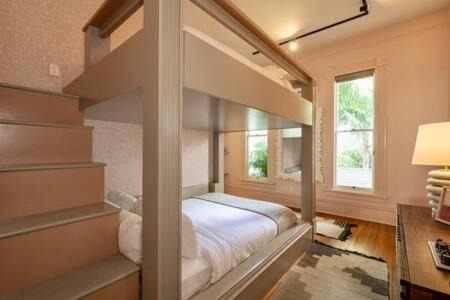 Historic Seaport Hotel | Bunk Room at the Grand Maloney