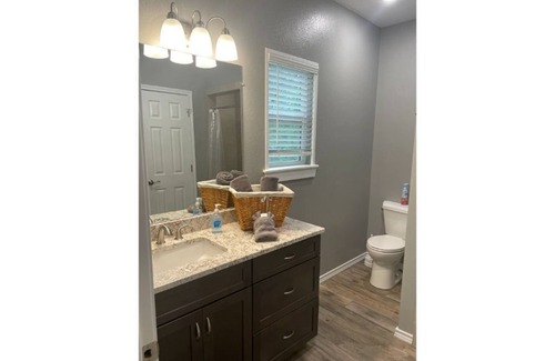 Canyon Lake Cabaña | Bunkhouse—Recently built, 2 bedroom, 2 bath Cottage