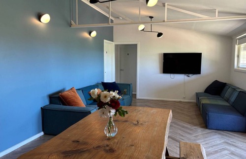 Strath Creek Casa | Bunkhouse & The Village Green