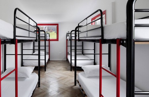 Strath Creek Casa | Bunkhouse & The Village Green