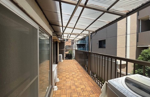 Bunkyo Casa | Bunkyo-ku, Tokyo, a 13-minute walk from Sugamo Station on the Yamanote Line and a 6-minute walk from Sengoku Station on the Toei Mita Line.