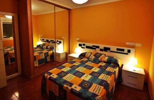 Malpica de Bergantinos Apartamento | Ref. 11273 Comfortable and nearby everything.