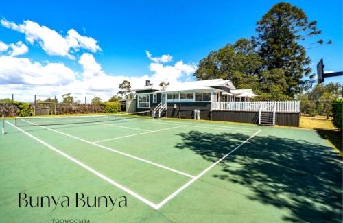 Glenvale Casa | Bunya Bunya Luxury Estate Toowoomba set over 2 acres with Tennis Court