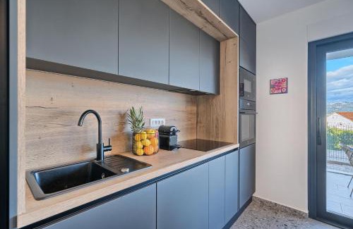 Slatine Apartamento | Bura Breeze - Sea-View Garden Apartment